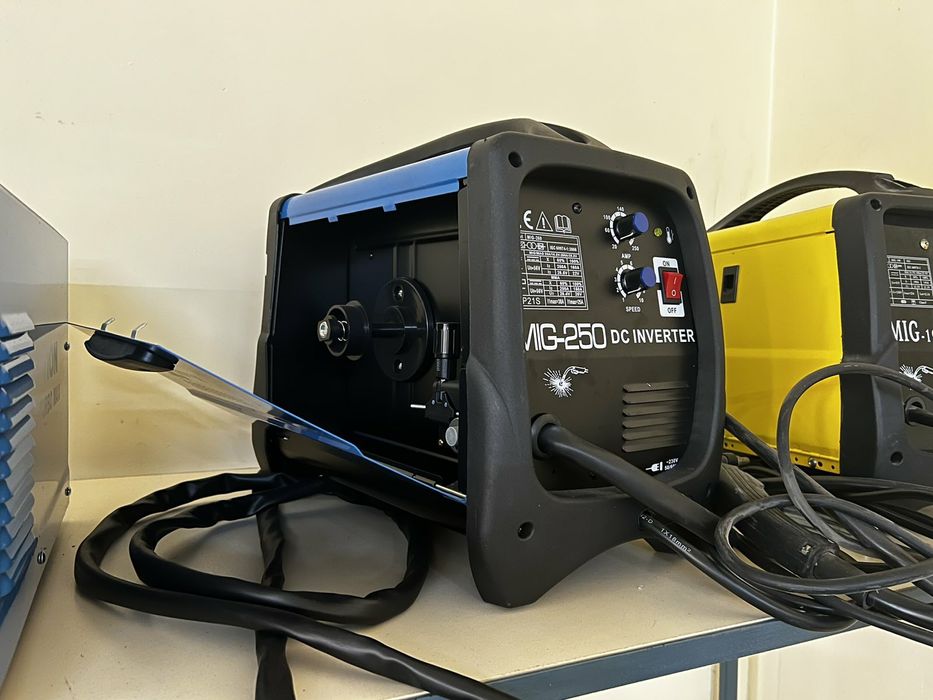 Професионален телоподаващ апарат CO2 MIG-250 ампера