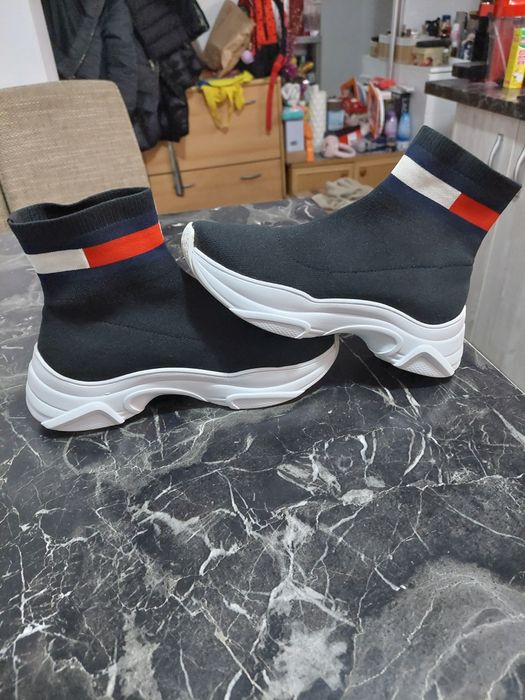 Ghete Tommy Hilfiger nr 38