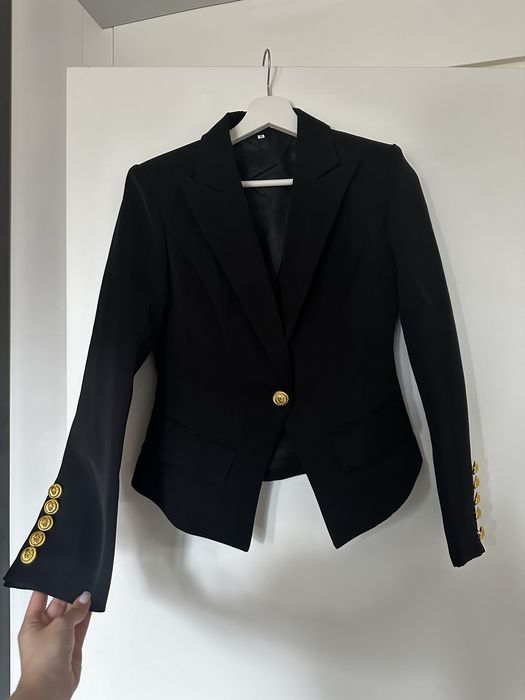 Черно вталено сако Balmain С размер