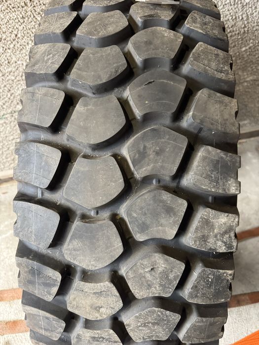 1 бр. Гума 395/85/20