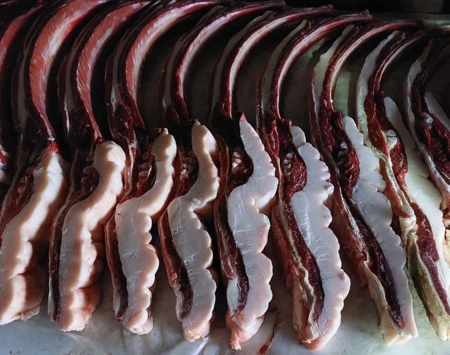 Байтал конина сиряк пол туши. Свежее мясо.