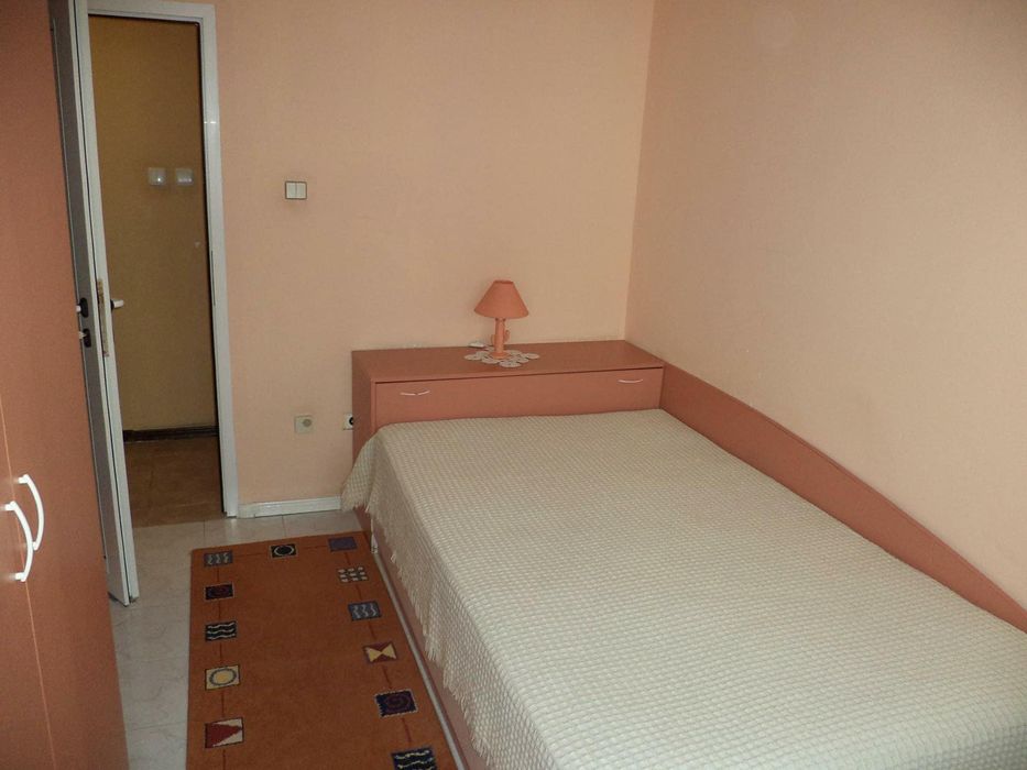 Дава се под наем Тристаен апартамент в Варна, Център - 75 кв.м за 425 € - Снимка #4