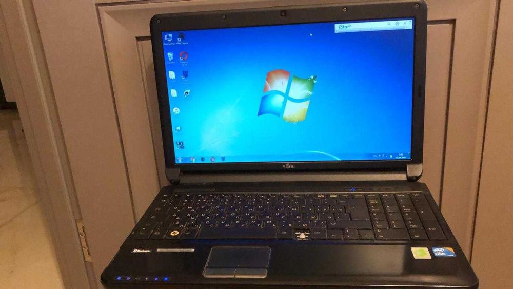 Ноутбук Fujitsu AH530