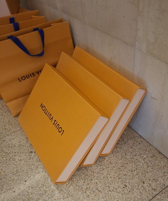 Cuti Louis vuitton 7 cuti + 2 pungi toate la 350lei
