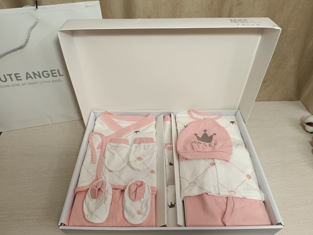 Шикарный подарочный набор детской одежды для малышей