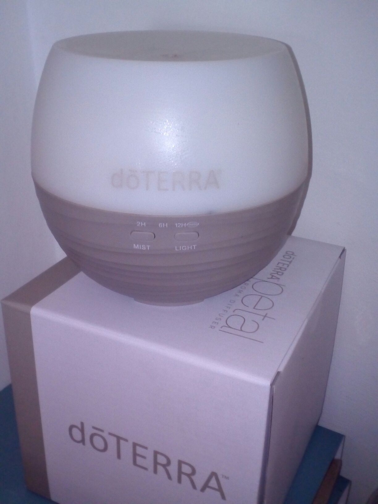 Difuzor nou Petal Doterra aromaterapie