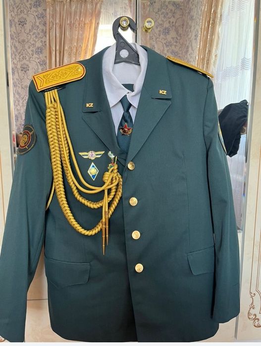 Военный парадный форма улттык улан