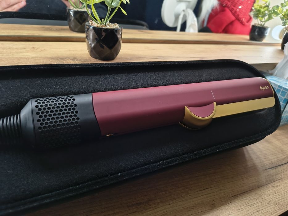 Преса за коса Dyson AirStrait