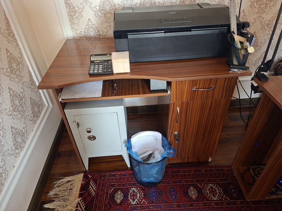 Офисный стол, компутерный стол