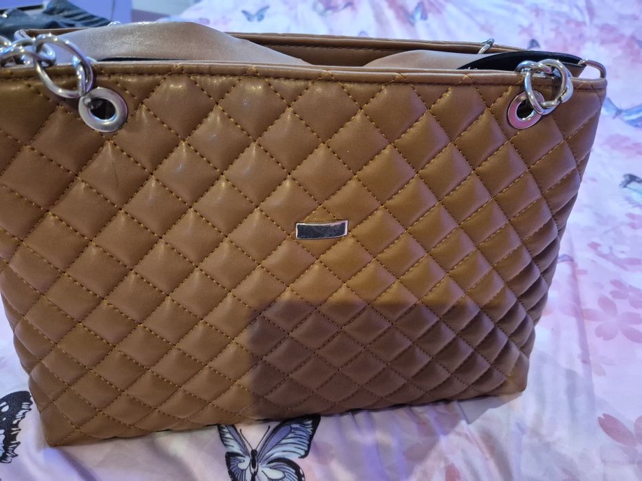 Продавам чанти като нови