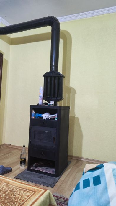 КАМИНА С БОРИИ  запазена