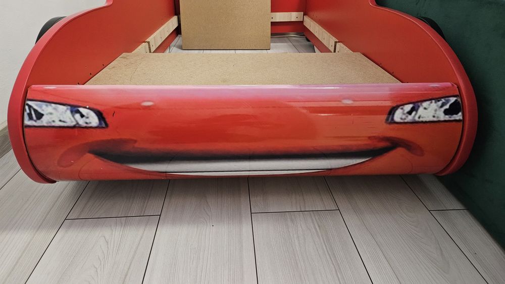 Vând Pat copiii masina Cars