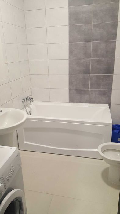 Proprietar Inchiriez Garsoniera Militari Residence