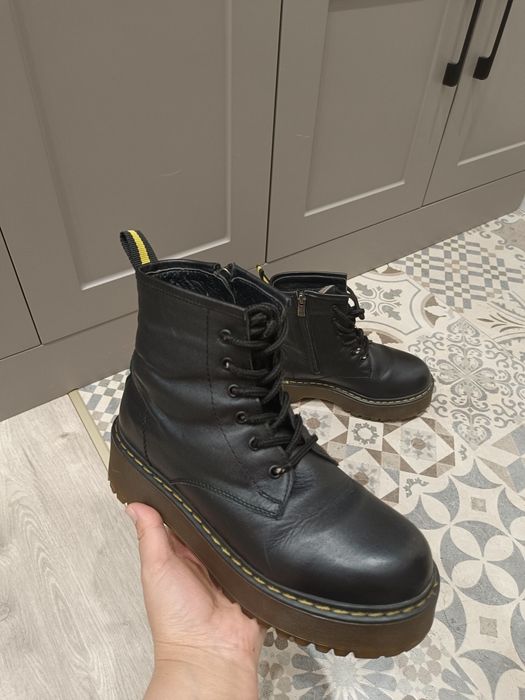 Женская зимняя ботинка 6000 тг, размер 35 в отличном состоянии