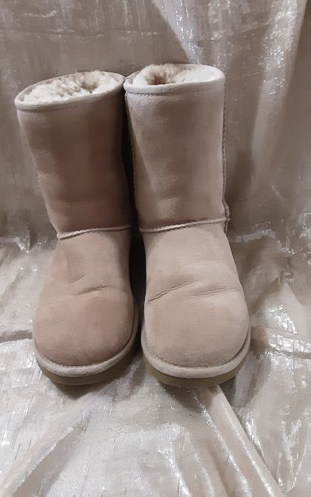 UGG  оригинални ботуши н.37