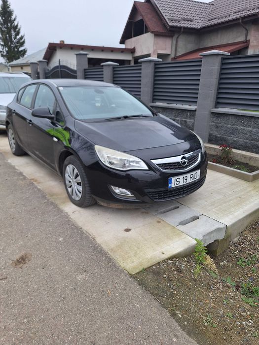 Opel astra din  2010
