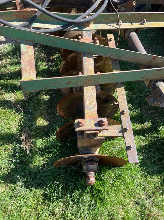 Desc pe lagare de vânzare