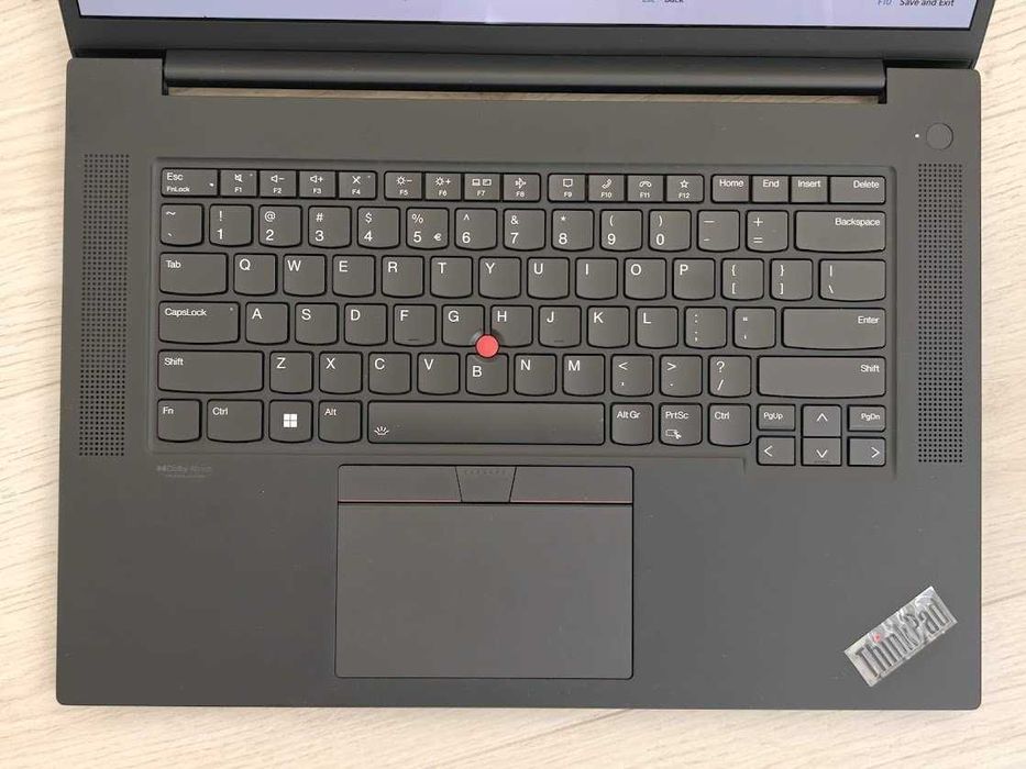 Lenovo Thinkpad P1 Gen 6 i9 32GB 2TB RTX 4090 16GB OLED touch screen