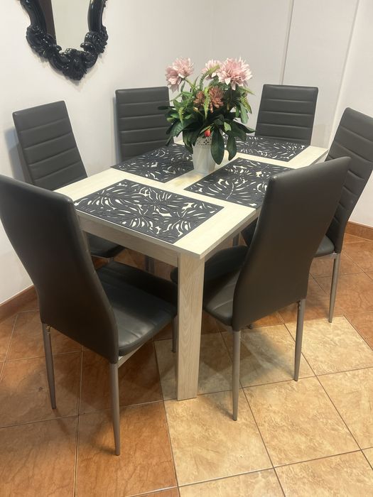 Vand masa extensibila   Cu 6 scaune