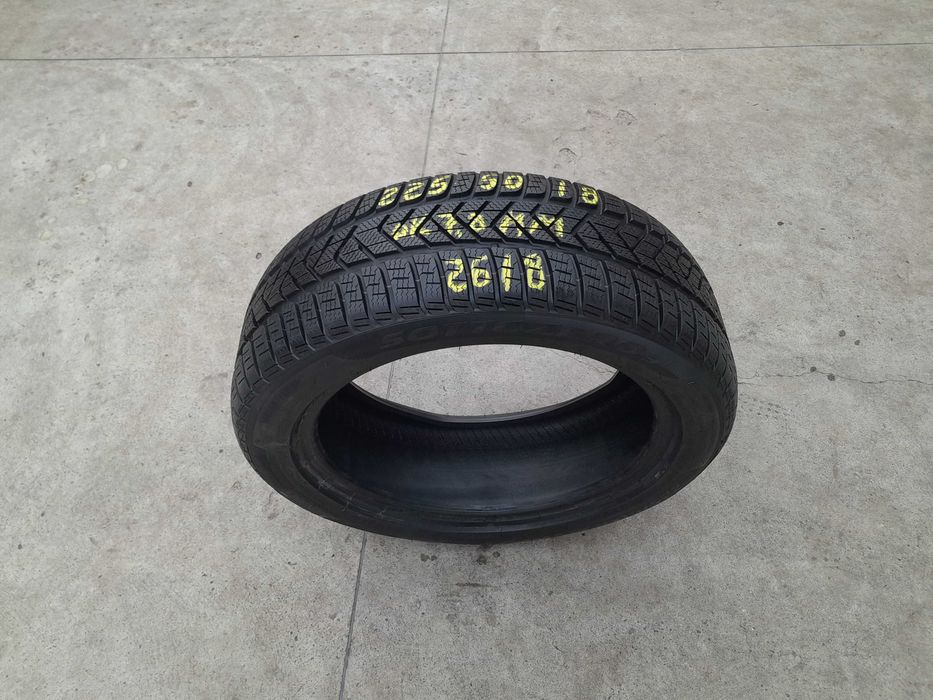 O anvelopa de iarna 225 50 18 pirelli sottozero 3 profil 7,8 mm