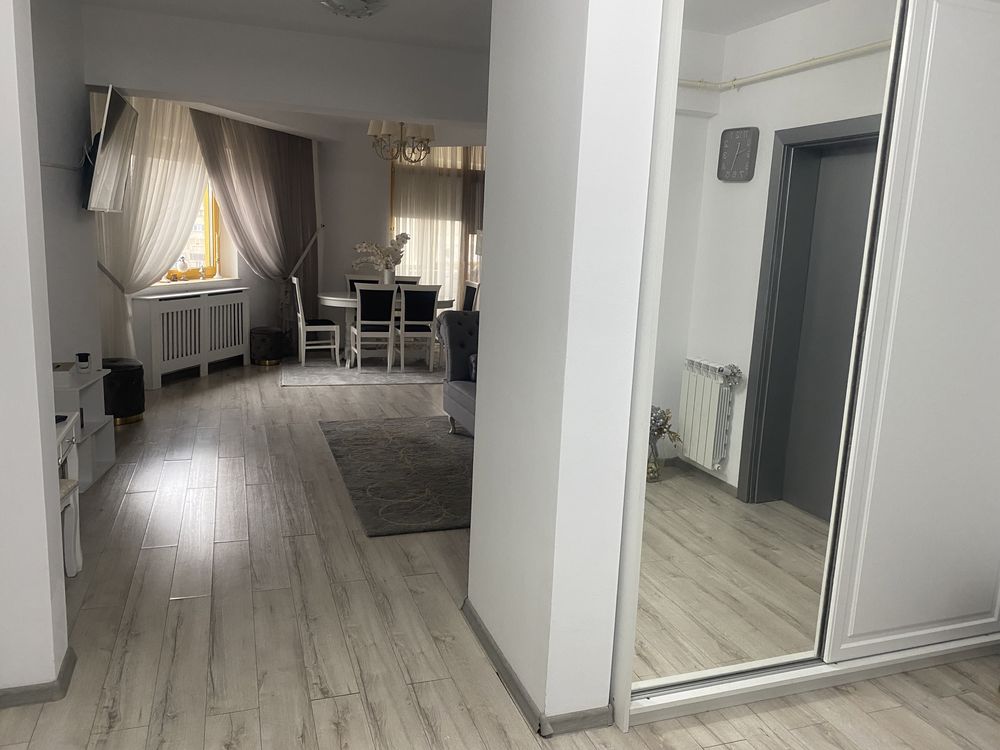 Închiriere apartament nou, ultracentral, parcare inclusa