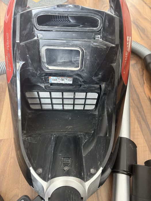 Apirator Rowenta fara sac, X-Trem Power Cyclonic