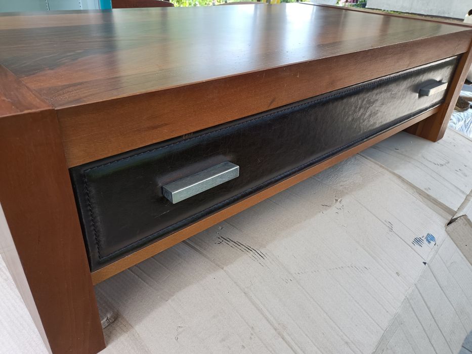 Masă sufragerie din lemn furniruit