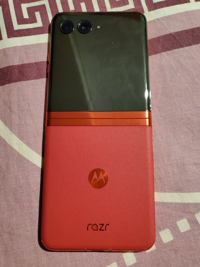 Motorola razr 40 ultra magenta fullbox