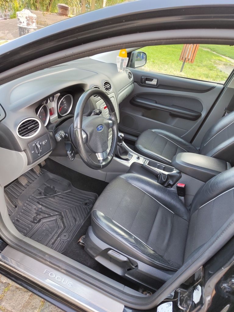 Ford Focus 2 Benzina 1.6 hatchback 2009
