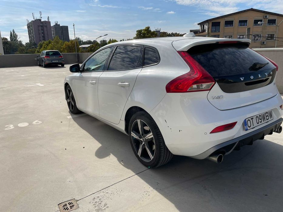Volvo V40 T3 R-Design 2019