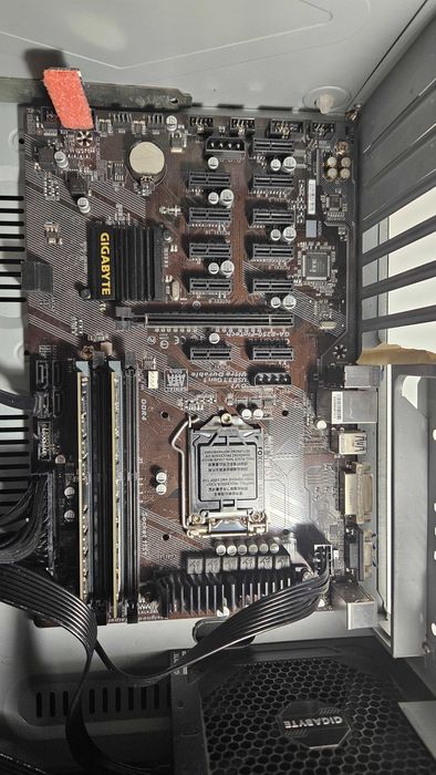 Gigabyte B250-FINTECH Motherboard Socket 1151