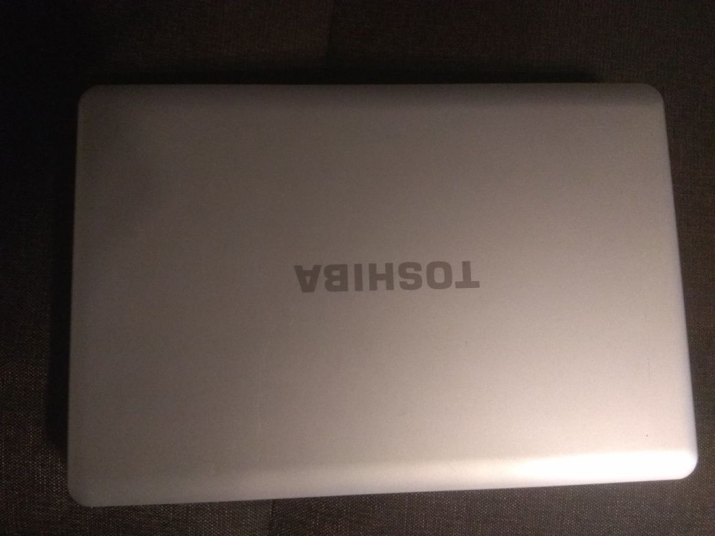 Лаптоп Toshiba satellite