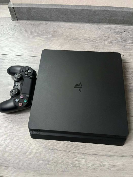 Playstation 4 slim