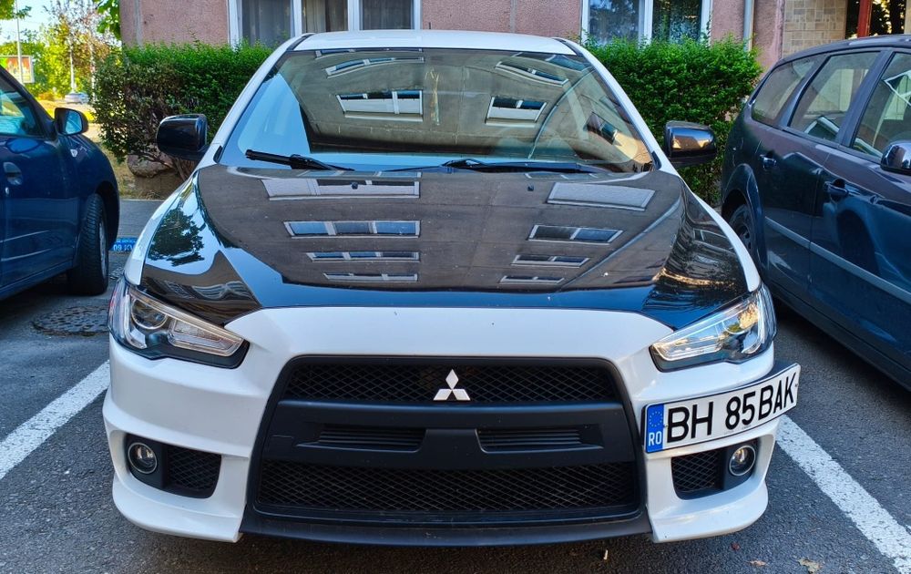 Mitsubishi Lancer X – EVO Style – 1.6 Benzină, 2011 – Alb/Negru – O bi