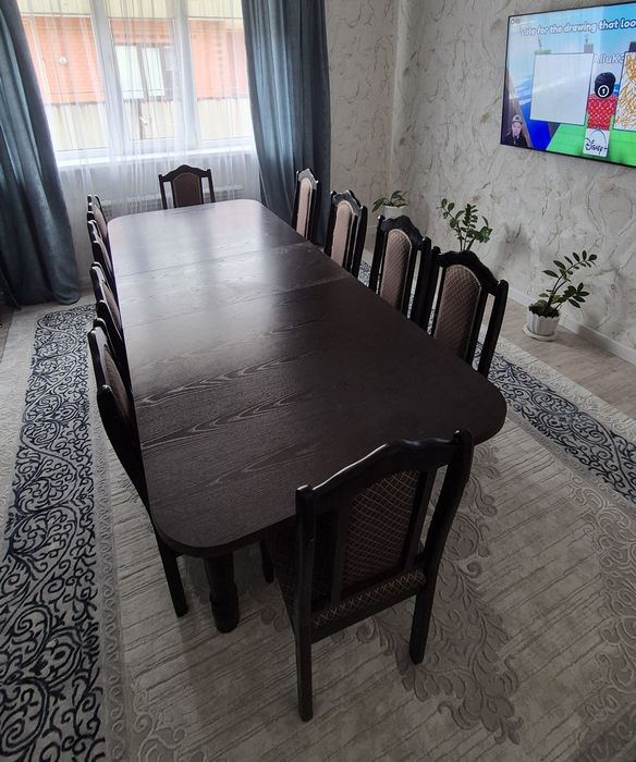 Стол отыргыштарымен сатылады