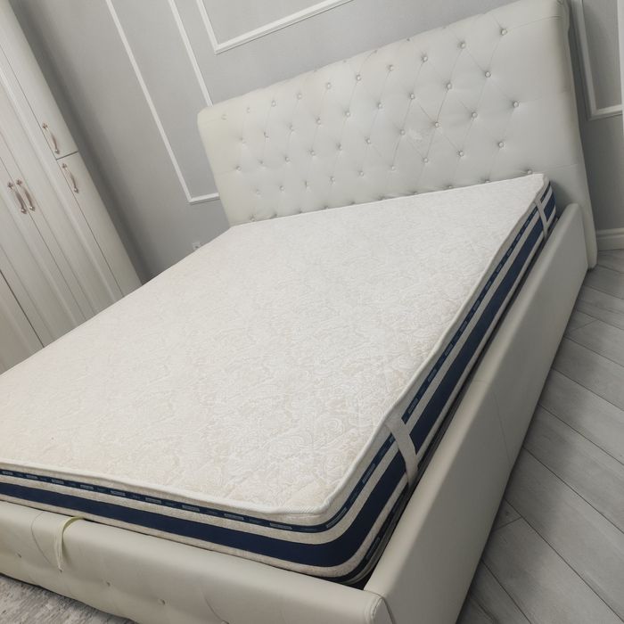 Продам 2 спальную кровать