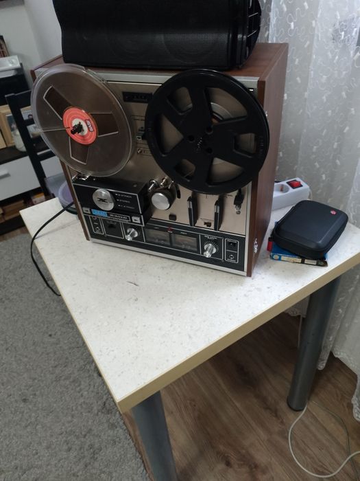 Casetofonul Solid State &Akai 201D