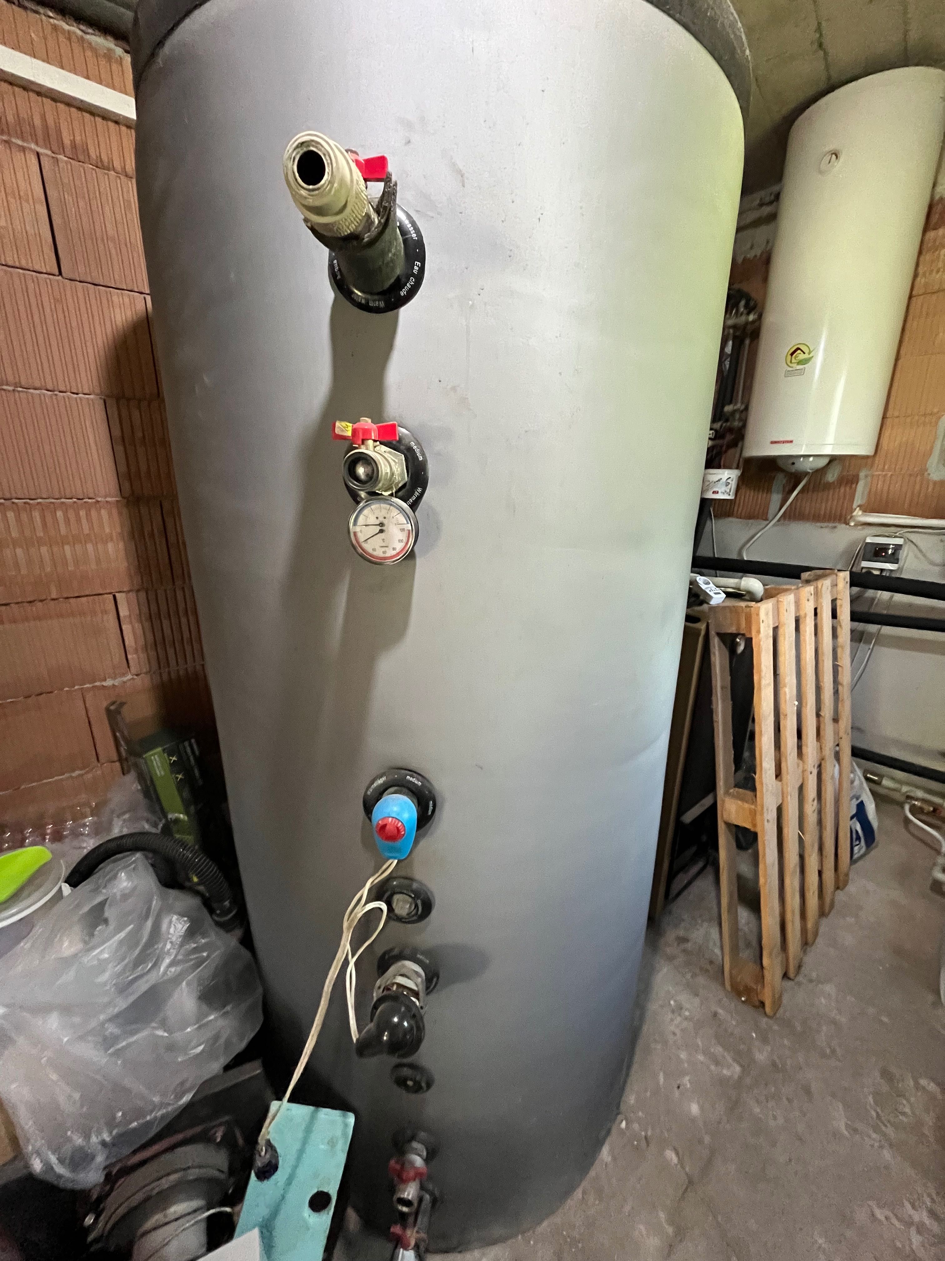 Котел GOLDEN FIRE + горелка Greyko RB 30KW + буфер Sunsystem + бункер