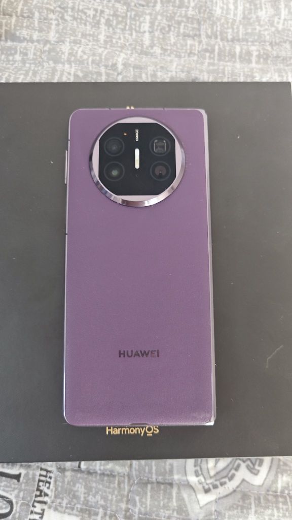 Huawei  Mate  X5