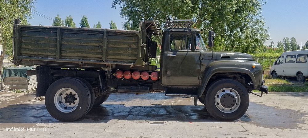 Zil 130 uz agʻdaruvchi