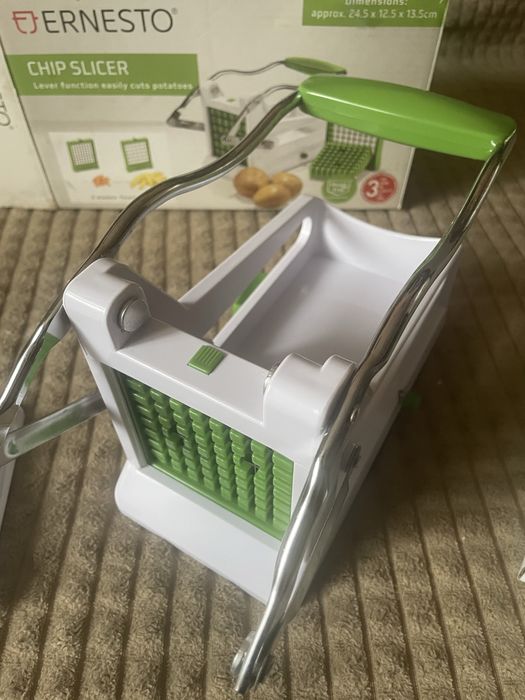 Taietor cartofi prajiti cu 2 lame marca Ernesto pentru bucatarie