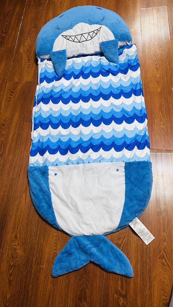 Подушка-спальный мешок Акула
