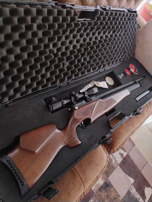 Продава се въздушна пушка Effecto PX4 (.22 / 5.5 мм)