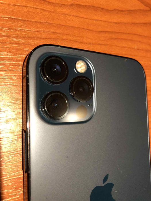 Продавам iPhone 12 pro