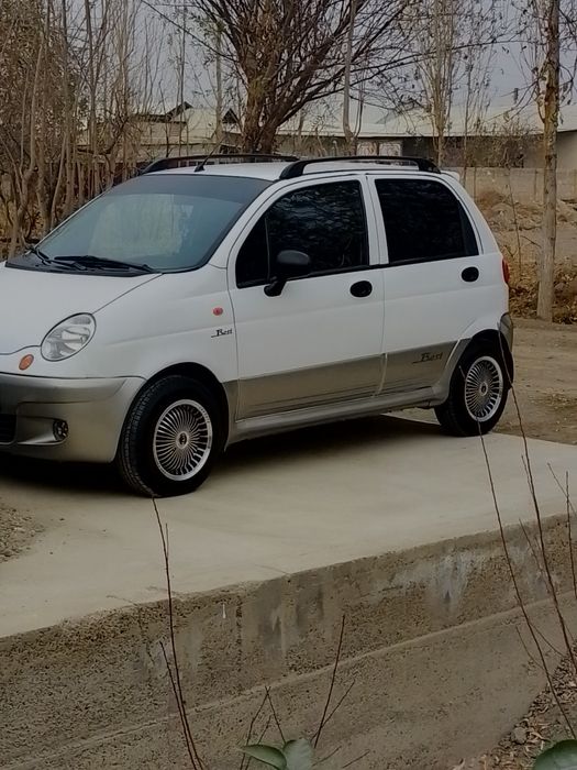 ELEGANT SAKA sotiladi holati yangi