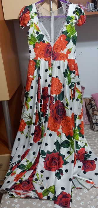 Rochie înflorată.