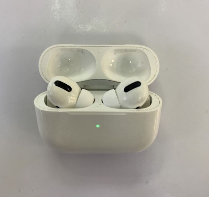 Продам Apple AirPods pro 1