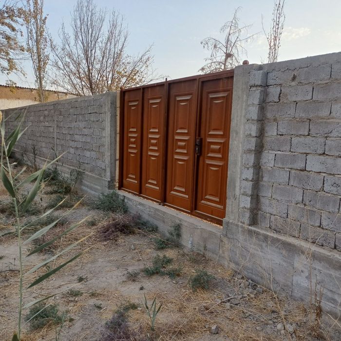 20 сотих ховли сотилади. Тулик шлакоблок билан уралган