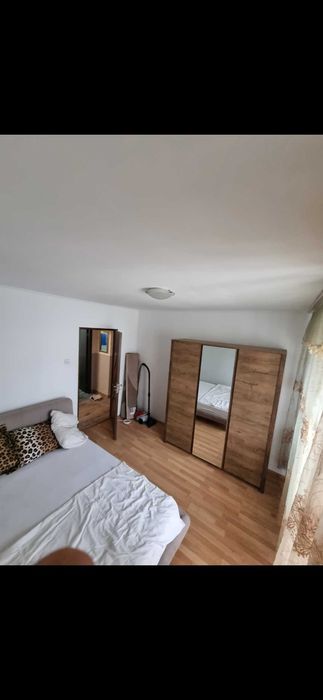 Inchiriez apartament 3 camere zona centrala