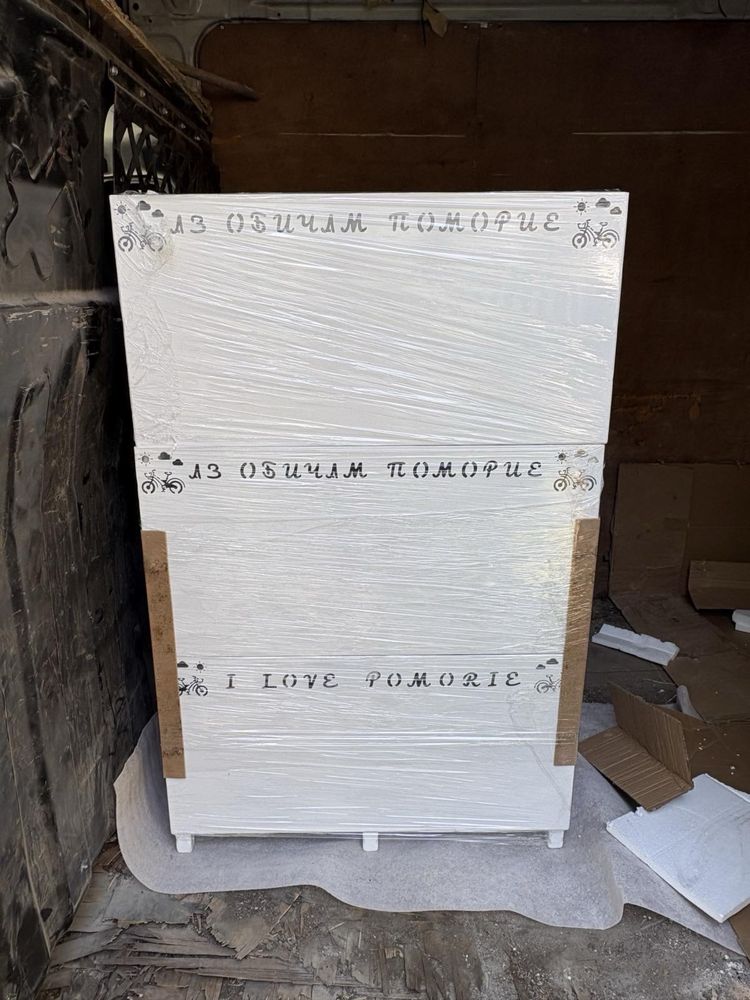 Метални пейки и цветарници от лазерно изрязана ламарина